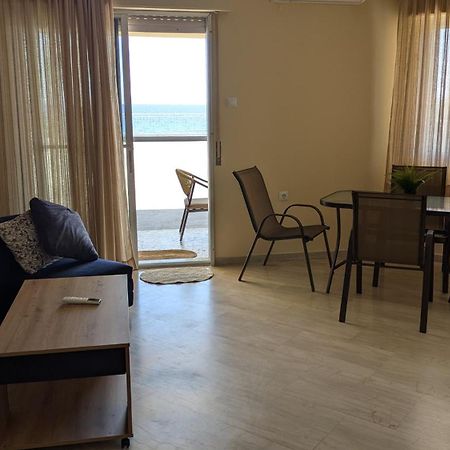 Beachfront Apartment Nea Moudania Exterior foto