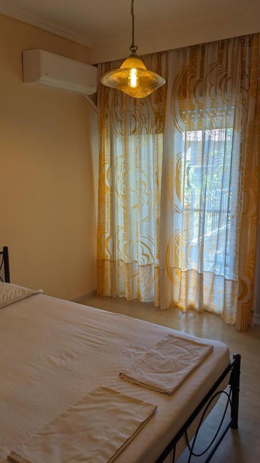 Beachfront Apartment Nea Moudania Exterior foto